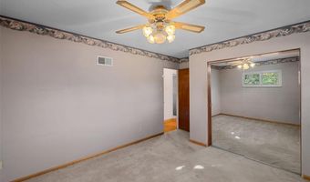 8628 Hillery Dr, Affton, MO 63123