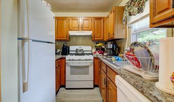 10 East St 316, Cranston, RI 02920