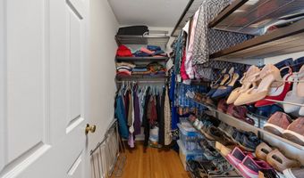 4 Brookfield Ct, Cheshire, CT 06410