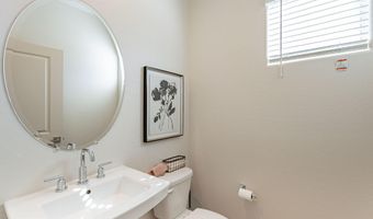 660 W LAREDO St, Chandler, AZ 85225