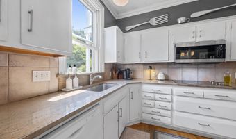 208 High St, Belfast, ME 04915