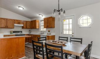 136 Hope Hill Ter, Cranston, RI 02921
