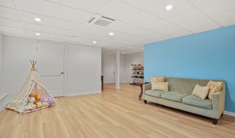 188 Falls Rd, Bethany, CT 06524