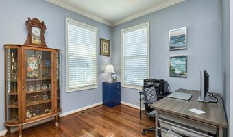 25066 CROXLEY GREEN Sq, Aldie, VA 20105