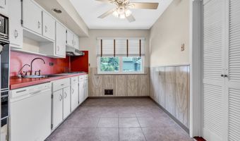103 Hallberg Ave, Bergenfield, NJ 07621