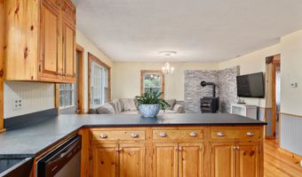 69 Twin View Dr, Carroll, NH 03595