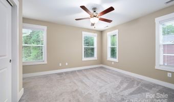 29 Crayton Park Dr, Asheville, NC 28803