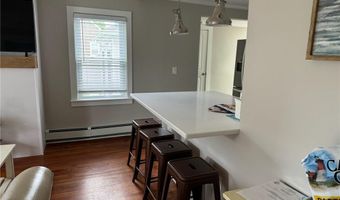 53 Center Ave, Middletown, RI 02842
