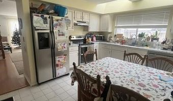 35 Ashley Ct, Bedminster, NJ 07921