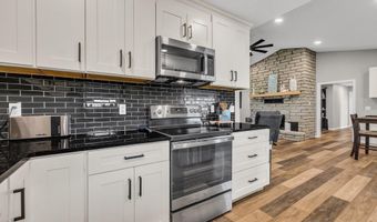 13 Privateer Dr, Afton, OK 74331