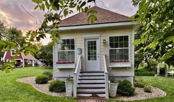 618 E 1714 Rd, Baldwin City, KS 66006