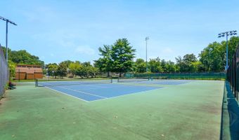 7401 WESTLAKE Ter #215, Bethesda, MD 20817