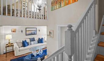 27 King St, East Greenwich, RI 02818