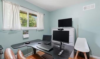 1061 Western Dr, Ann Arbor, MI 48103