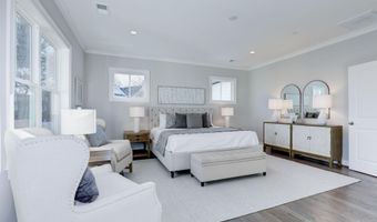 2119 N HARRISON St, Arlington, VA 22205