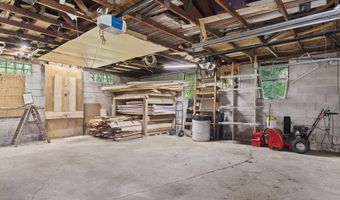 402 E Broadway, Rock Springs, WI 53961