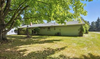 405 Hilltop Dr, Angola, IN 46703