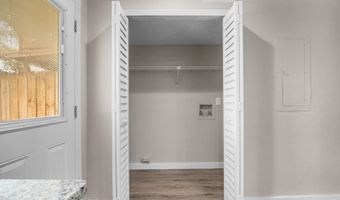 67 W 8TH St, Atlantic Beach, FL 32233