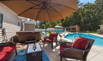 1250 N Main St, Amherst, OH 44001