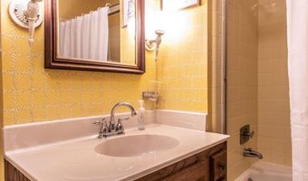 19494 Oakwood Dr, Abingdon, VA 24211