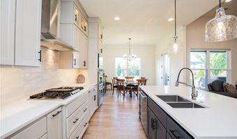 8704 W Flycatcher Pl, Bentonville, AR 72713