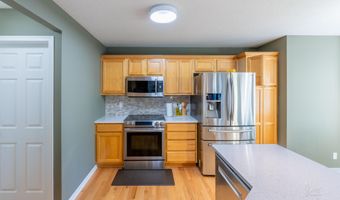2321 Sundown Dr, Ames, IA 50014