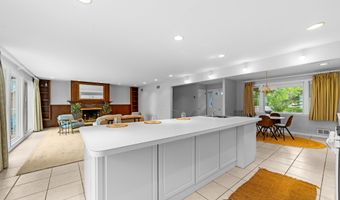 14 Harbor View Dr, Atlantic Highlands, NJ 07716