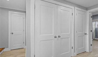 20 Summer St, Newport, RI 02840