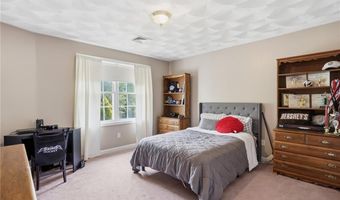 23 BERNON Dr, Lincoln, RI 02865