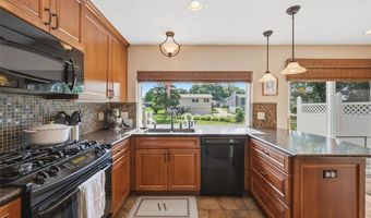 254 Village Mead Dr, Ballwin, MO 63021