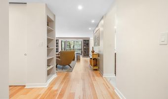 5904 MOUNT EAGLE Dr 108B, Alexandria, VA 22303