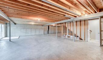 925 Meramec Grove Dr, Ballwin, MO 63021