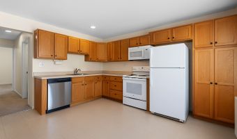 2221 W Nichols Rd A, Arlington Heights, IL 60004