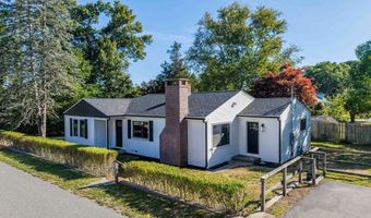 122 James St, Acushnet, MA 02743