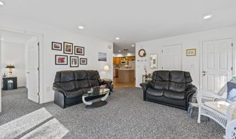 146 Parkwood Dr, Augusta, ME 04330