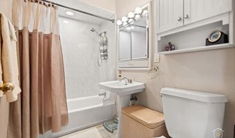 1228 S HADDOW Ave, Arlington Heights, IL 60005