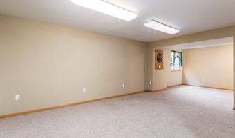 2516 Somerset Dr, Ames, IA 50010