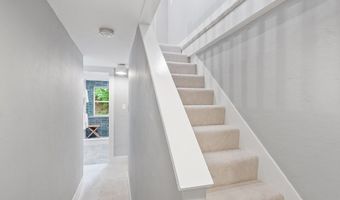 18 River St 18, Andover, MA 01810