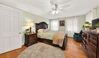 85 Cherry Hill Rd, Branford, CT 06405