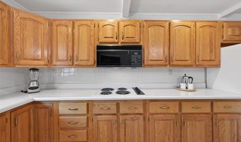 6 Helmsdale Ct, Ballwin, MO 63011