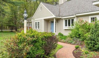 36 Pickman Dr 36, Bedford, MA 01730