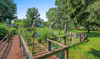 N254 MEADOWBREEZE Court, Appleton, WI 54915