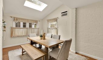 7822 MOORLAND Ln, Bethesda, MD 20814