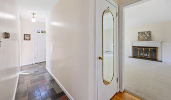 622 Wiese Rd, Cheshire, CT 06410