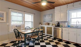 28 Narragansett Ave 1, Newport, RI 02840
