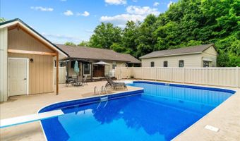 122 Nash Dr, Athens, TN 37303
