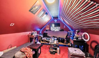 1115 N RICHMOND St, Appleton, WI 54911