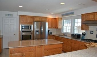 2 Bridge Ave, Bay Head, NJ 08742