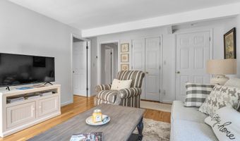 3 Garden St, Branford, CT 06405