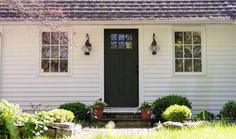8 Twixt Rd, Cornwall, CT 06753